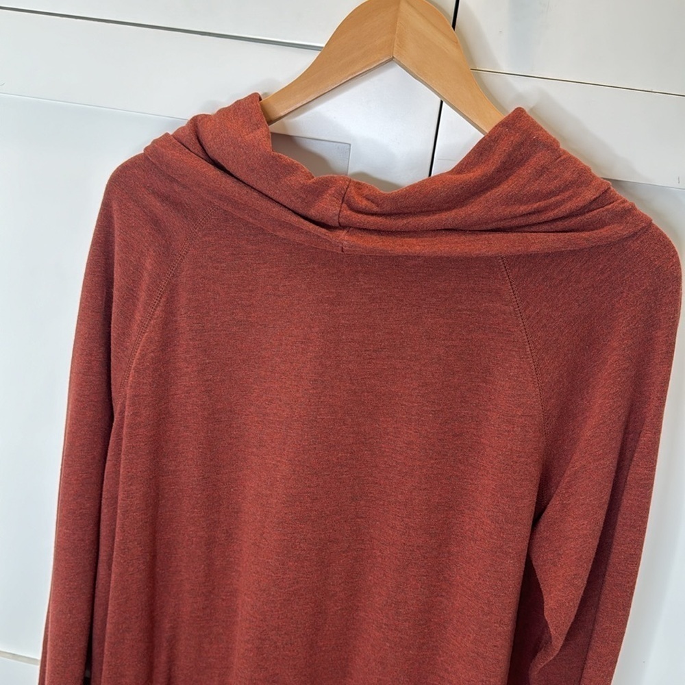 Natural Reflections Long Sleeve Loose Turtleneck Rust Sweatshirt Size: Large - Picture 8 of 10